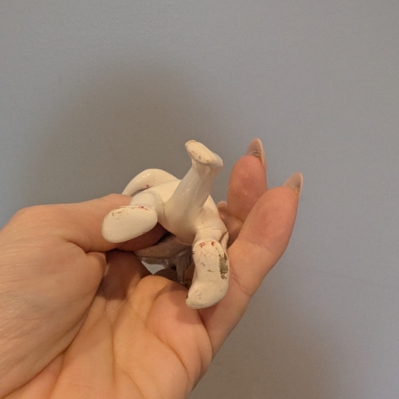 Ceramic Angel Figurine Holds A Candle - Picture 6 of 8